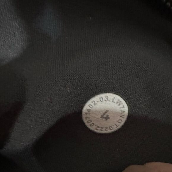 Lululemon Speed Up Mid-Rise Lined Short 4” - Picture 7 of 7